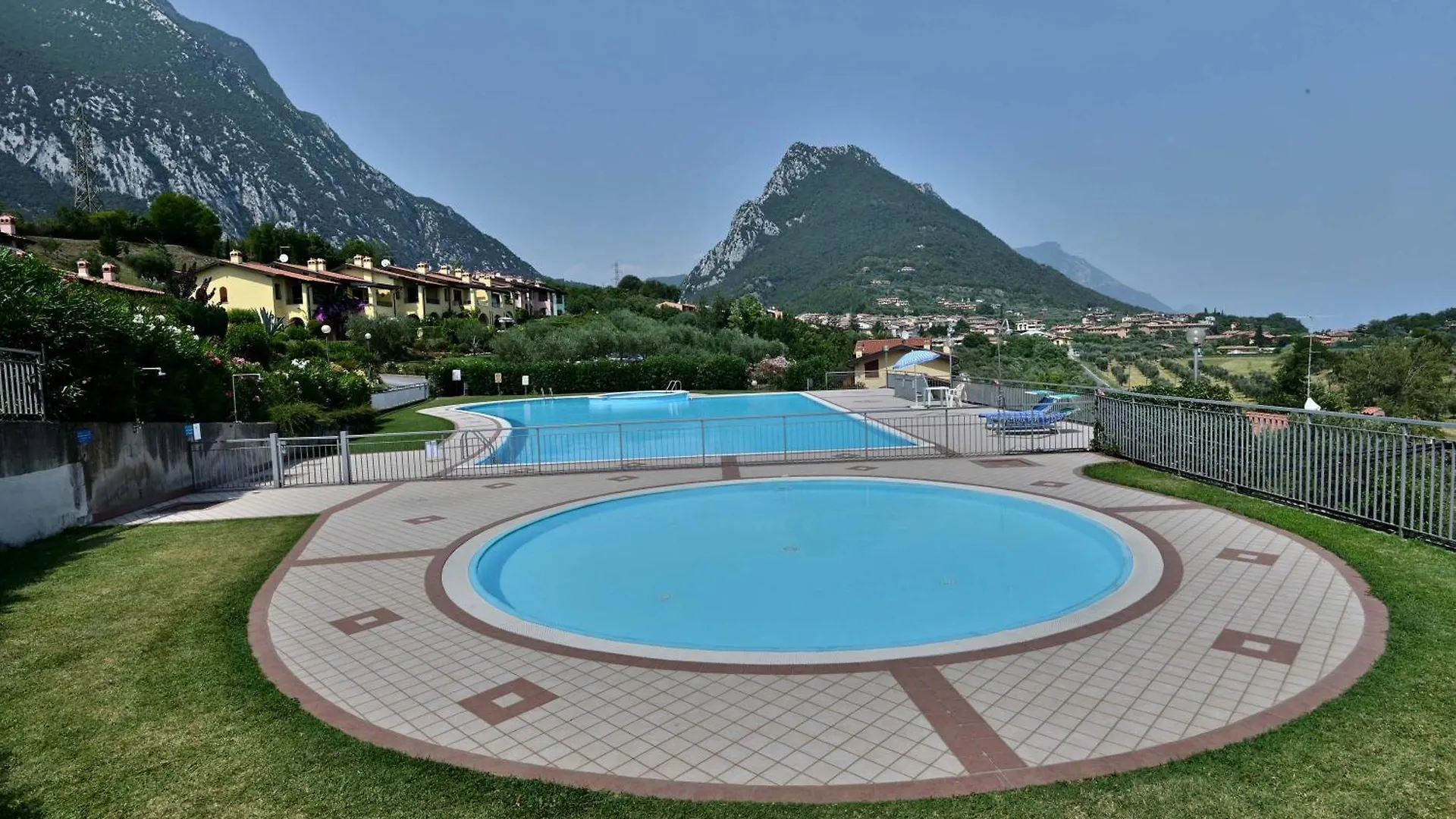 Bbq & Pools Ghh Apartment Toscolano Maderno