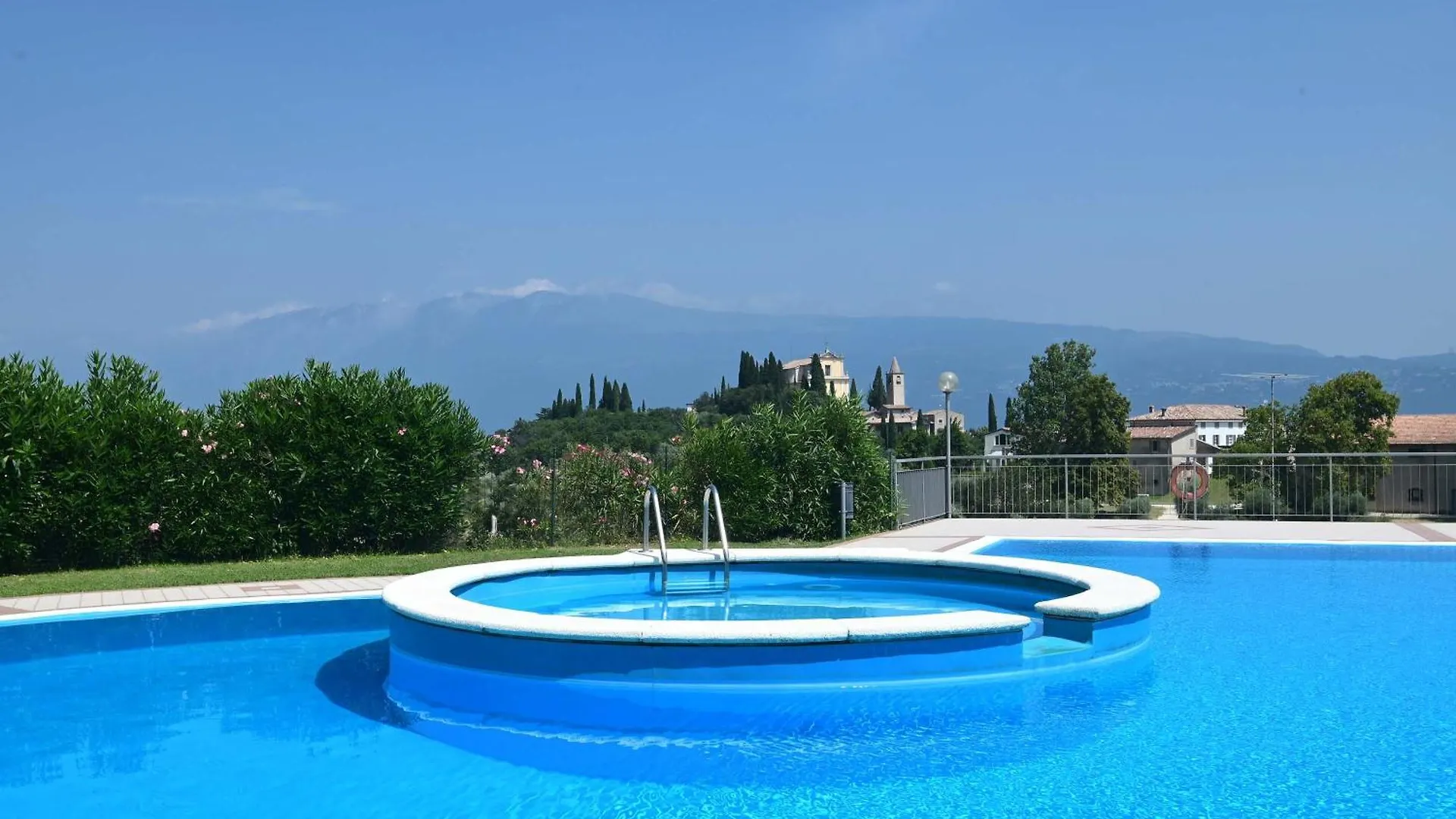 Bbq & Pools Ghh Apartment Toscolano Maderno